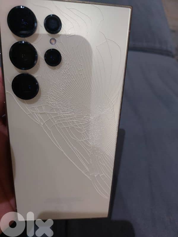 s24 ultra with box 7