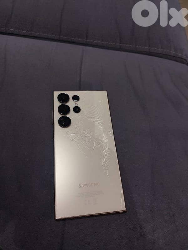 s24 ultra with box 8