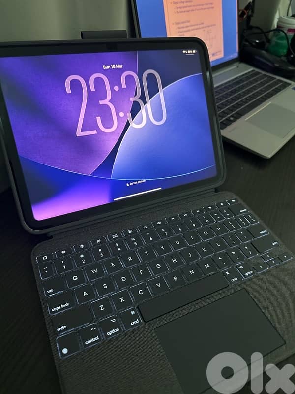 Logitech Combo Touch 1