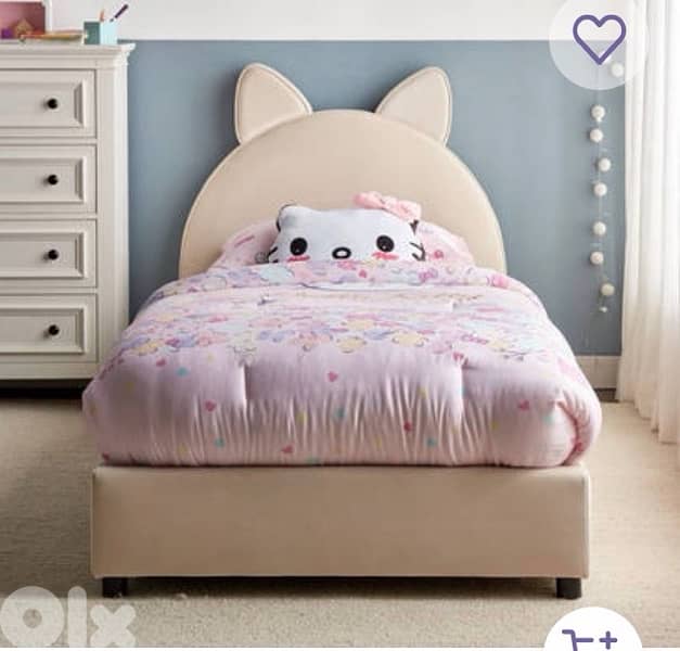 bed hello kitty like new 1