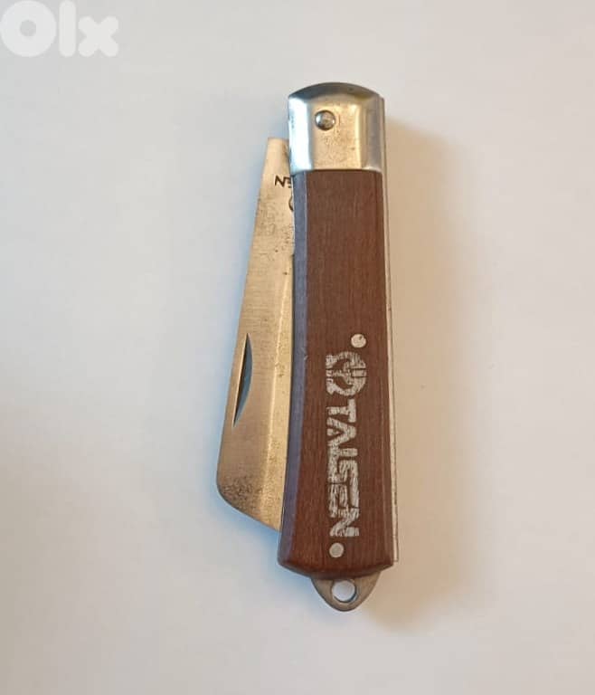 Heavy-Duty Folding Knife 2