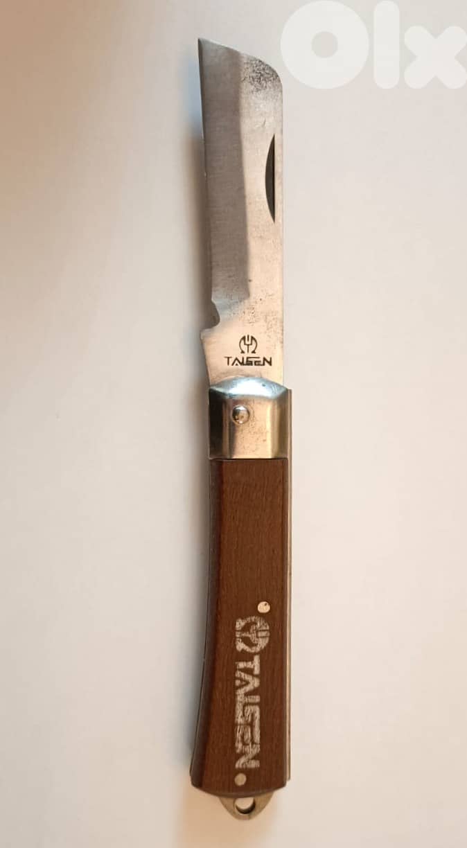 Heavy-Duty Folding Knife 3