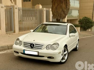 Mercedes-Benz C240 2002 super clean car