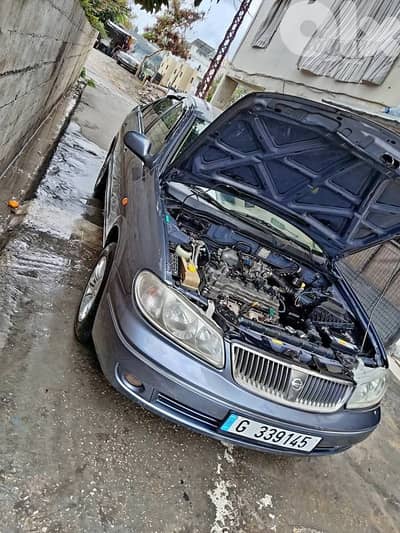 Nissan Sunny 2004