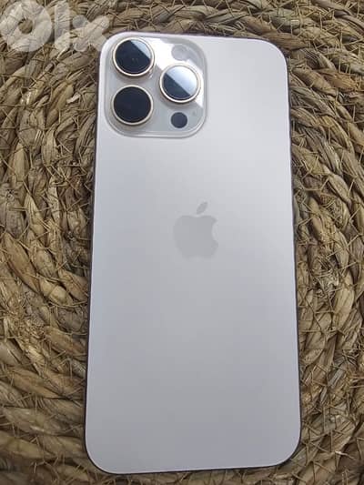 iphone 16 pro max USED like new!