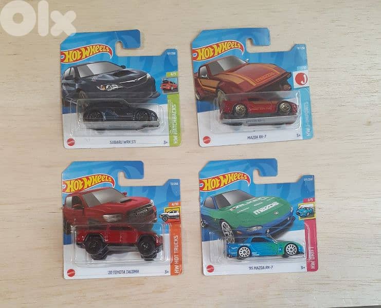 Hot Wheels Year 2022 diecast car model 1;64 5