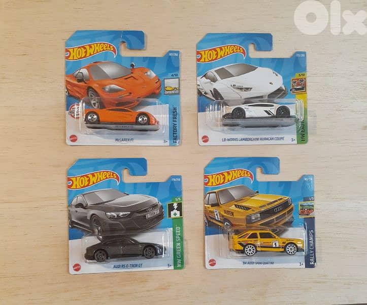 Hot Wheels Year 2022 diecast car model 1;64 8