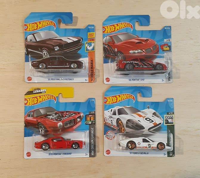 Hot Wheels Year 2022 diecast car model 1;64 17