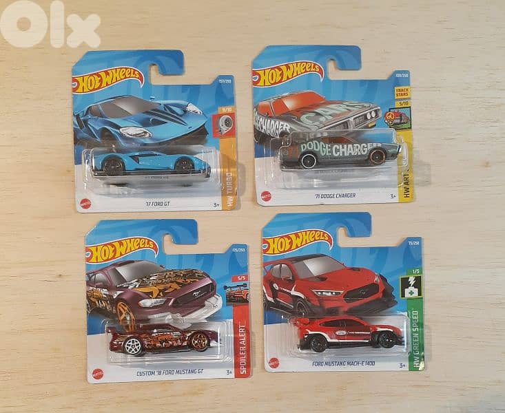 Hot Wheels Year 2022 diecast car model 1;64 18