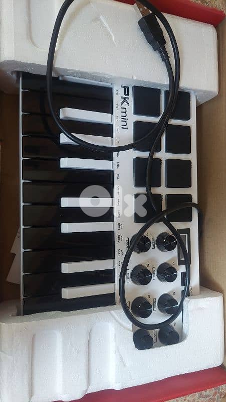 Akai MPK mini3 Keyboard 1