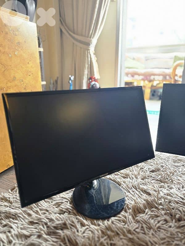 Samsung Monitors 24 inch (x2) 1