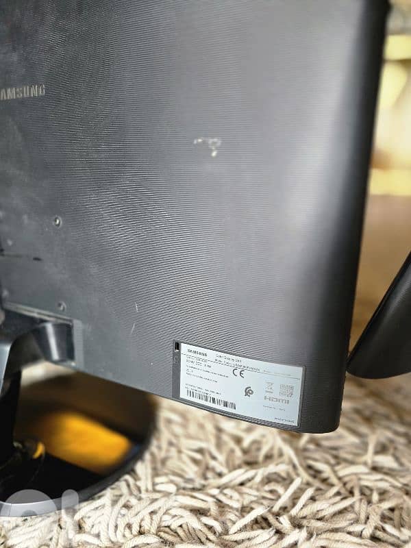 Samsung Monitors 24 inch (x2) 2