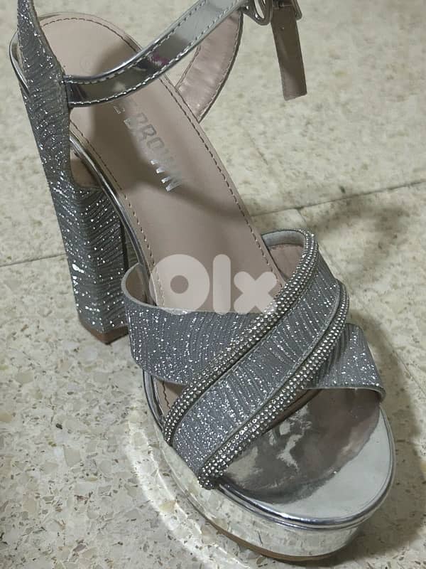 silver heels| كعب فضي 1