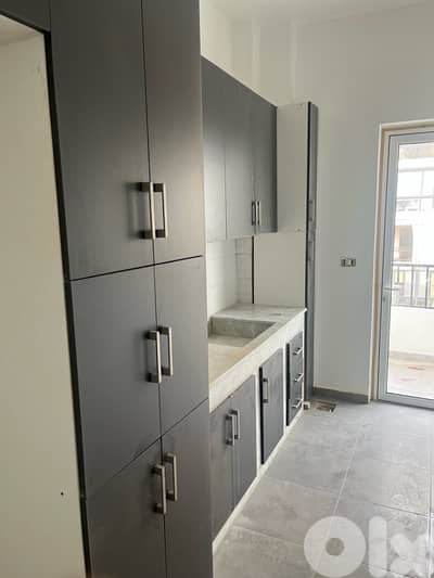 jdeideh 2 bedroom, old building