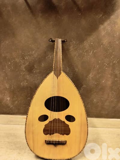 عود شرقي + شنطة جلد فخمة ومبطنة - ١٣٠ دولار السعر: ١٣٠ دولار