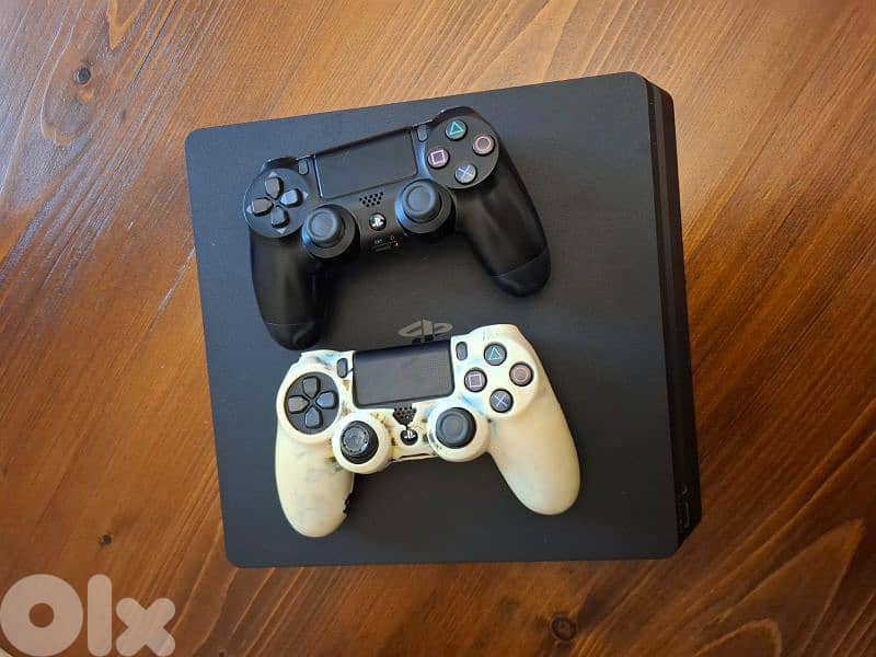 ps4 slim 500GB with 2 controllers 1