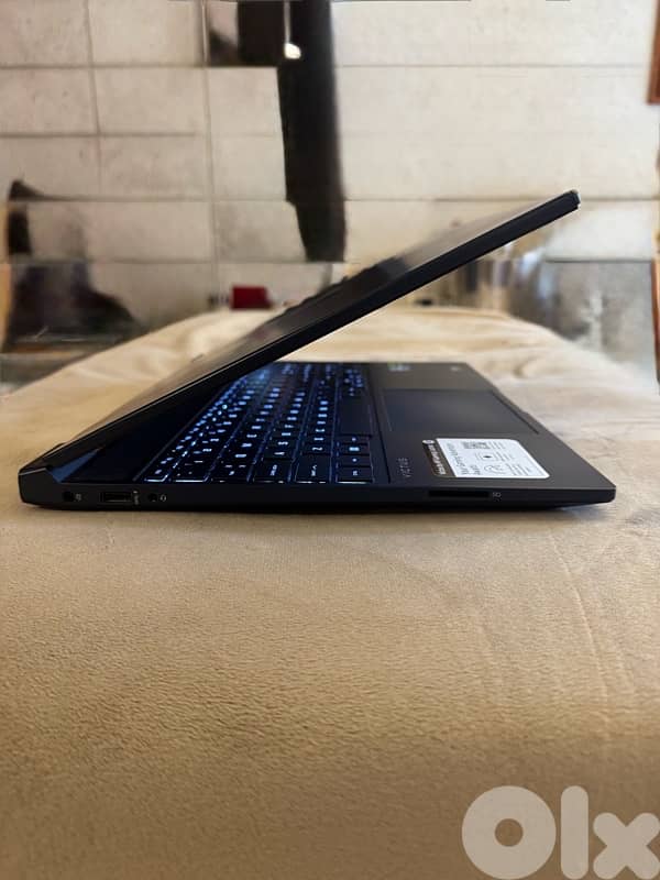 HP VICTUS 4