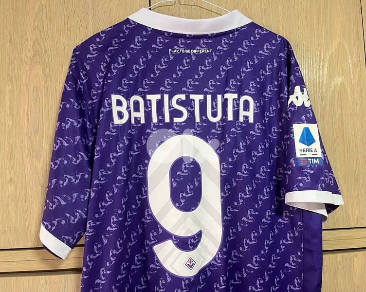 fiorentina batistuta 9 2023 home kappa jersey 1