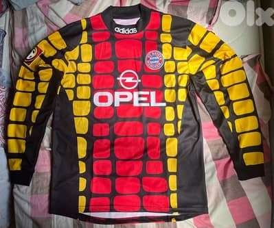 Bayern Munich goalkeeper kahn historically adidas long sleeve kit