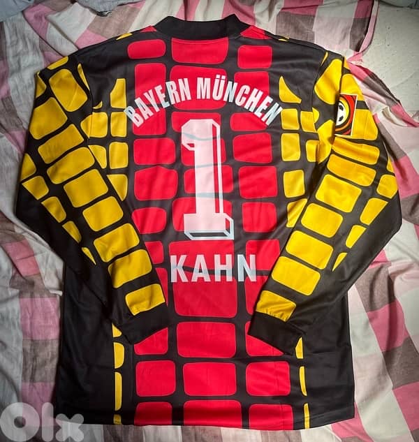 Bayern Munich goalkeeper kahn historically adidas long sleeve jersey 3