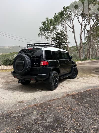 Toyota FJ Cruiser 2011