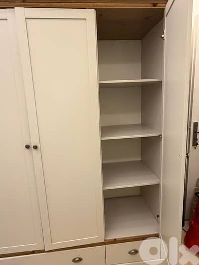 خزانة مستعملة للبيع