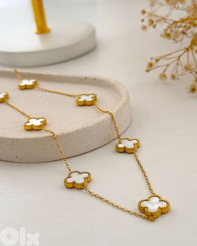 Van Cleef flower White necklece 18K gold plated