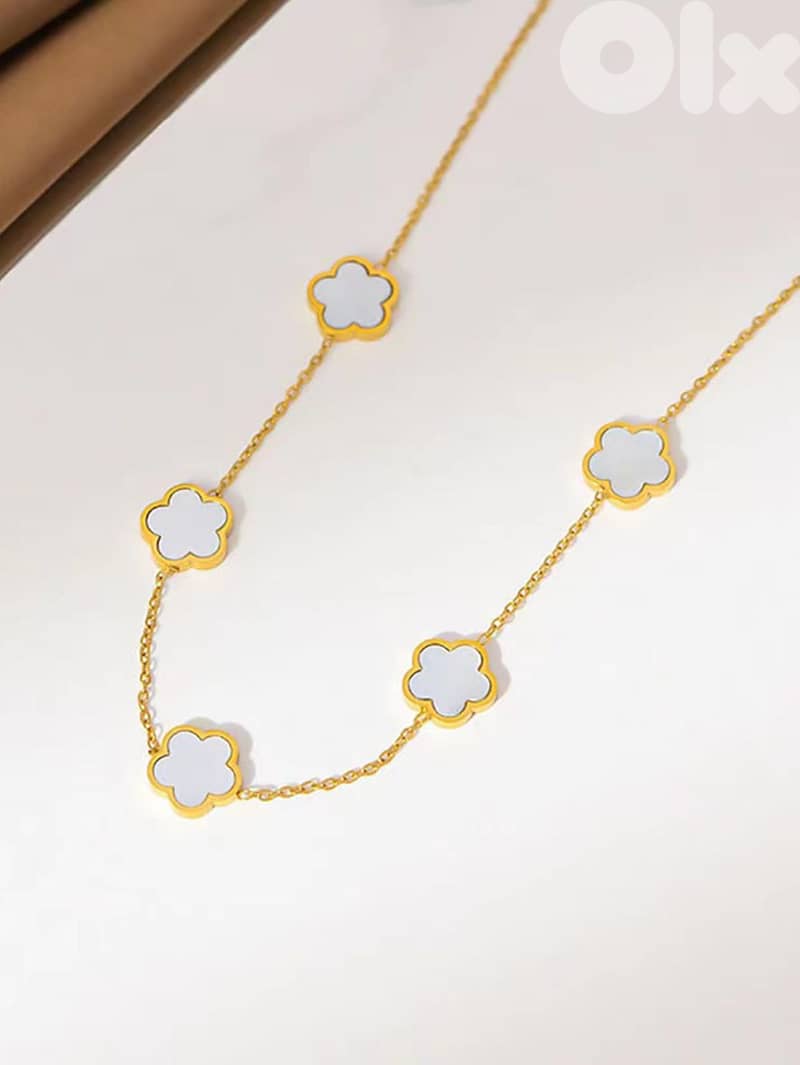 Van Cleef flower White necklece 18K gold plated 2