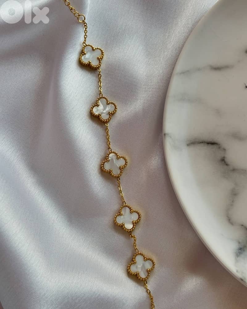 Van Cleef flower White necklece 18K gold plated 3