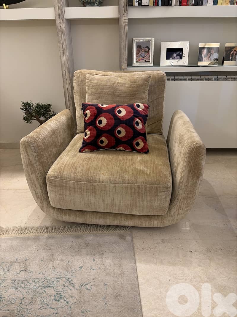 2 sofas and 2 armchairs 2