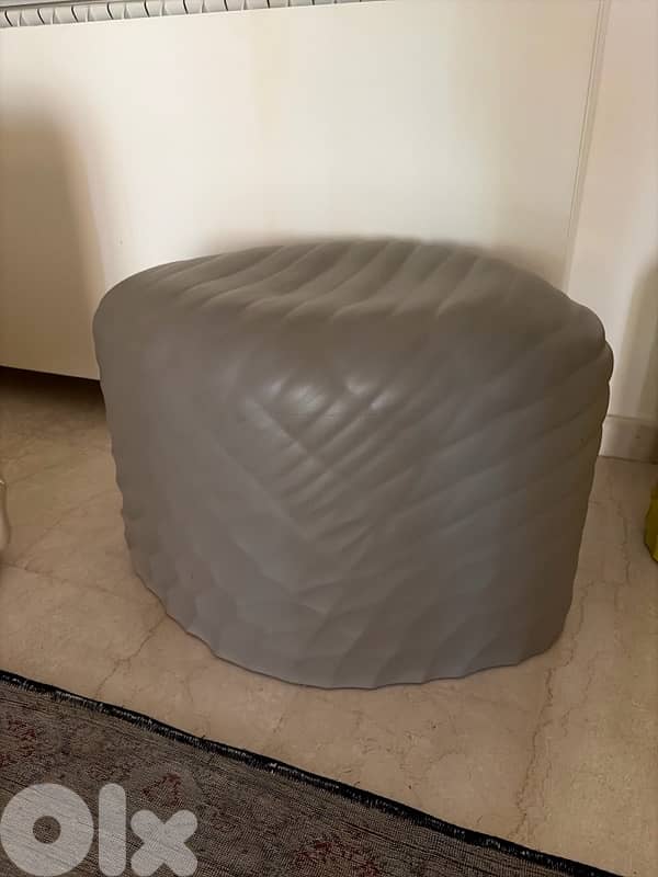 2 leather seats (poufs) from Altus Gallery 2