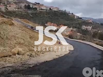 L20720 - 1,000 SQM Land with Open View For Sale in Bhamdoun