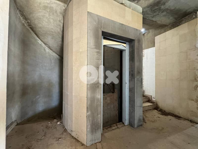L20730 - A 660 SQM Building For Sale in Ain Najem 3