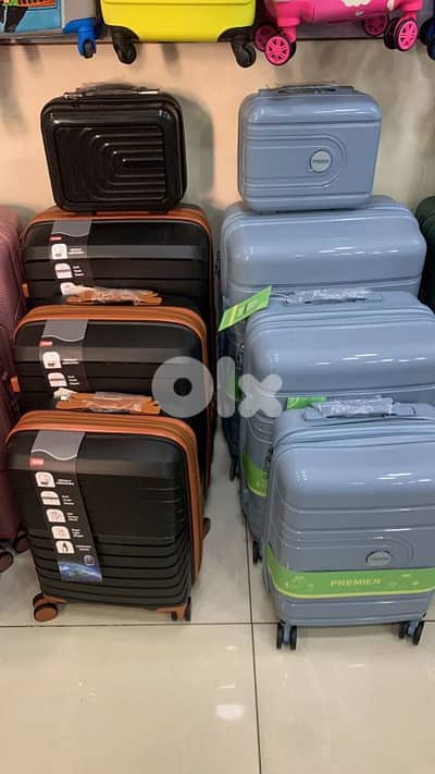 50% OFF set 4 travel bags luggage suitcases