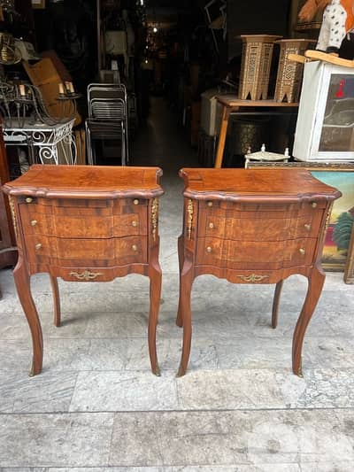 باهو كونسول عدد ٢ شغل ناعم فرنسي خشب جوز ولا اروع سعر لقطة