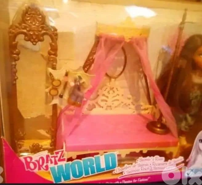 Bratz YASMIN ROOM MGA Boxed Set: CAMPFIRE great doll+Bed+Hanger+Mirror 2