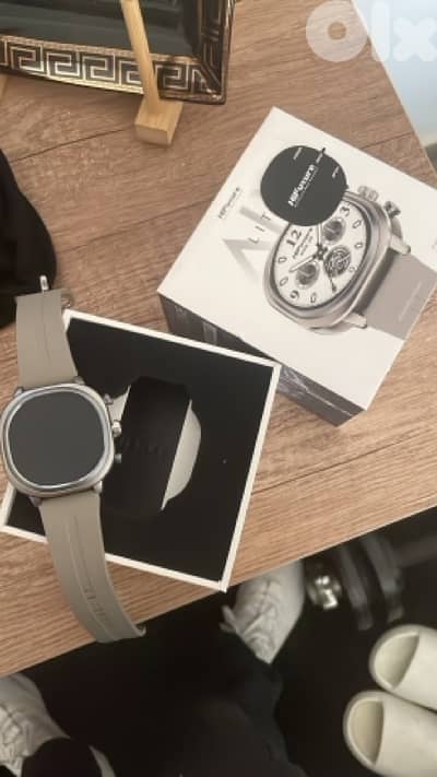 hifuture smart watch only opened not used once