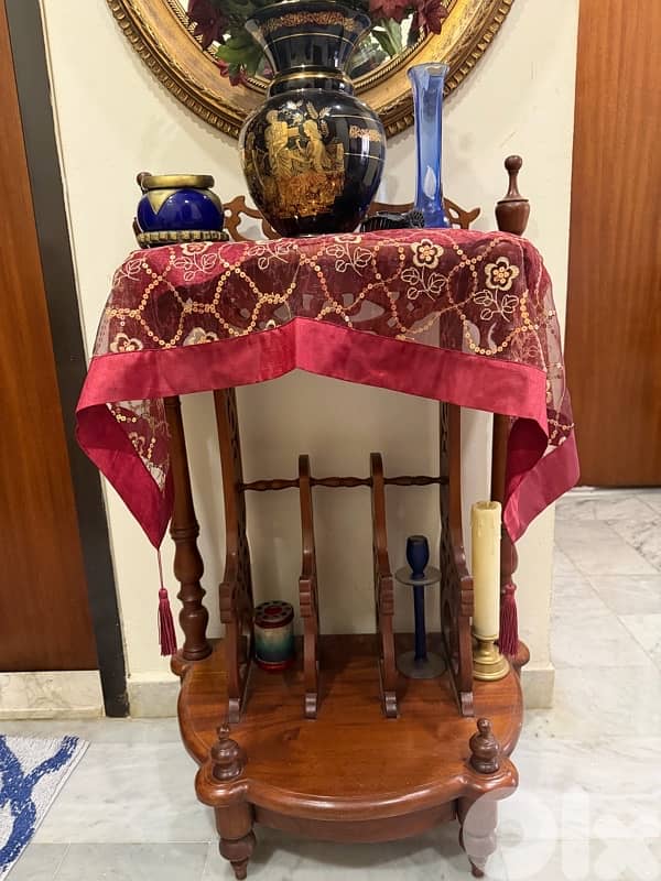 antique طقم انتيك فرنسي حفر يدوي عمرو اكتر من ٦٠ سنة  ٢ كراسي +كونسول 2