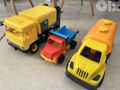 Set of 3 good quality trucks for kids