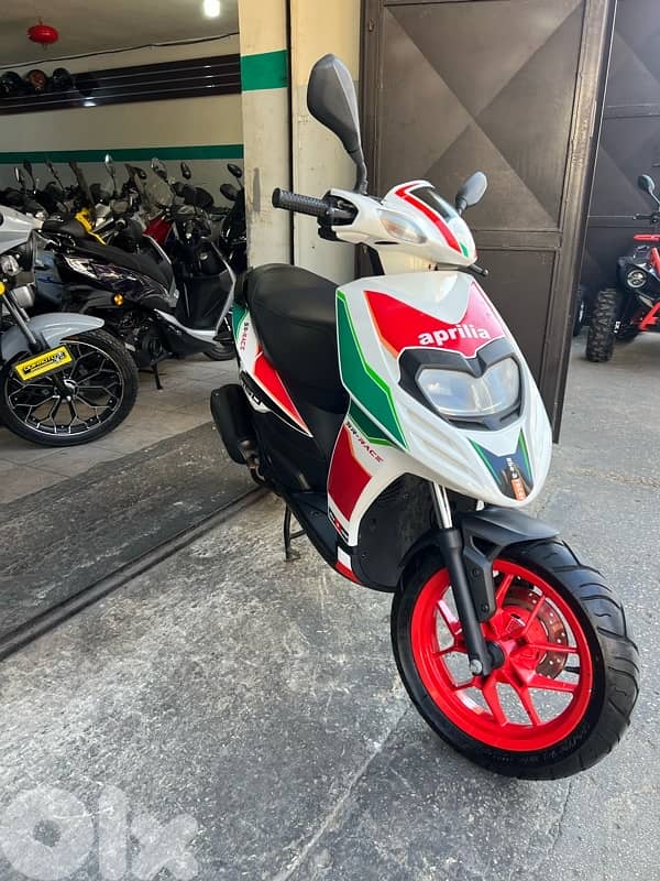 Aprilia SR 150 4