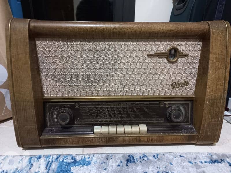 old radio 3