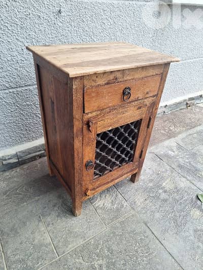 طاولة كومود مميزة خشب تاك انتيك