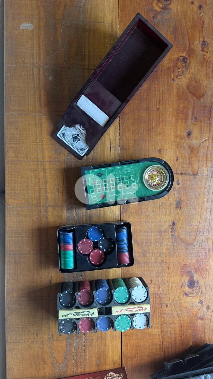Poker Table 6 players with some casino games 12