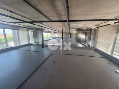 Spacious & Luxurious Showroom For Rent In Dbayehصالة عرض واسعة وفاخرة