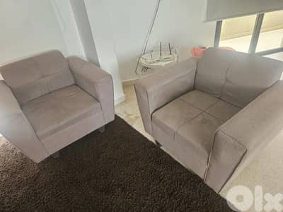 صوفا مستعملة بحالة جيدة 70 دولار