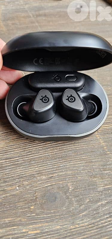 Steelseries gaming ear buds 1