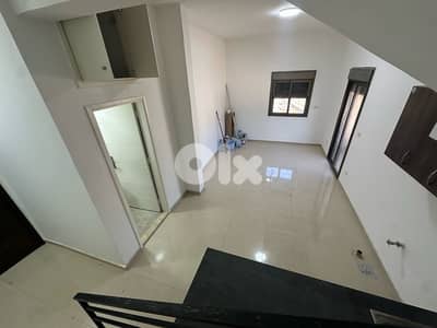 شقة غير مفروشة قرب من ال NDU