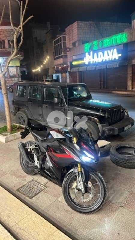 Honda cbr 150r 2023 4