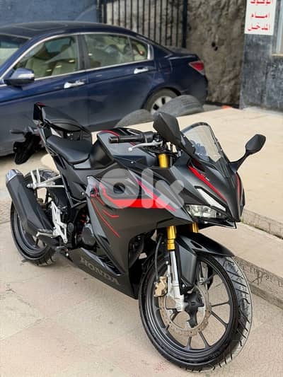 Honda cbr 150r 2023