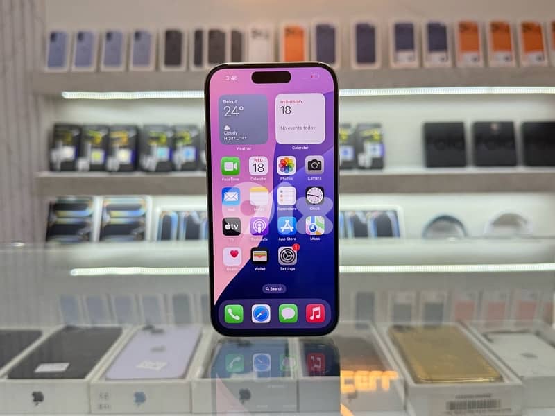 IPhone 15 pro 256 Gb changed screen  excellent condition 1